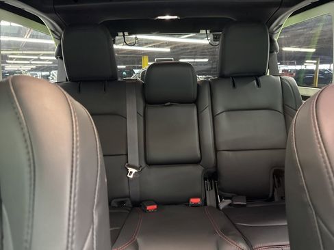 New 2025 Jeep Wrangler Unlimited Rubicon image 17