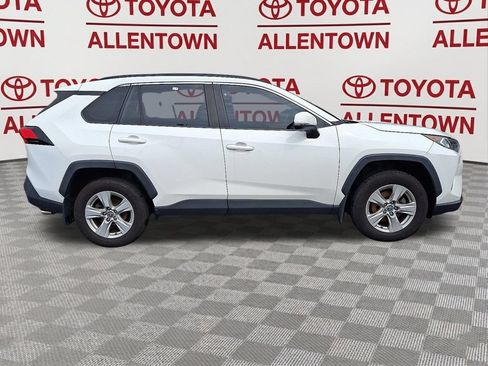 Used 2019 Toyota RAV4 XLE w/ Carpet Mat Package AWD/4WD image 8