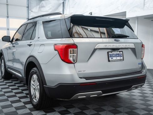 Used 2020 Ford Explorer XLT w/ Equipment Group 202A AWD/4WD image 6