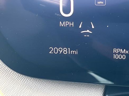 Used 2025 Buick Enclave Preferred image 22