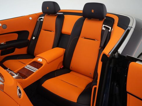 Used 2018 Rolls-Royce Dawn RWD image 24