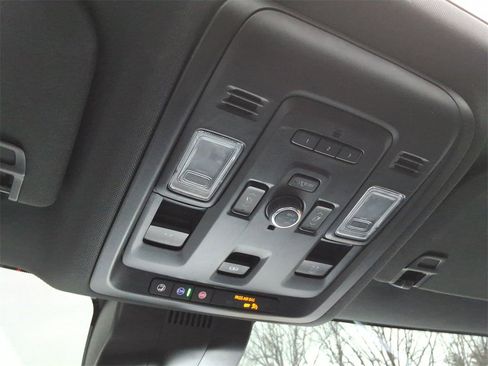 Certified 2024 Chevrolet Tahoe Z71 w/ Luxury Package image 37