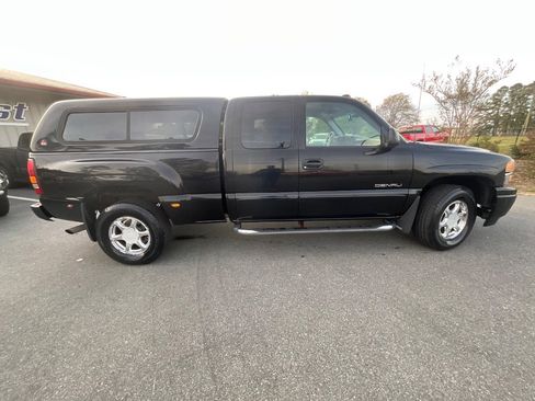 Used 2003 GMC Sierra 1500 Denali image 3