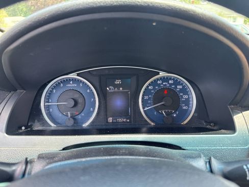 Used 2017 Toyota Camry LE FWD image 11