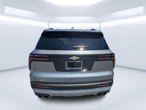 New 2026 Chevrolet Traverse LT w/ Enhanced Driving Package image 4