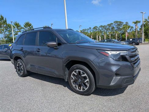 Certified 2025 Subaru Forester Premium AWD/4WD image 2