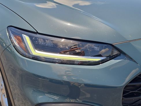 Certified 2025 Honda HR-V LX image 6