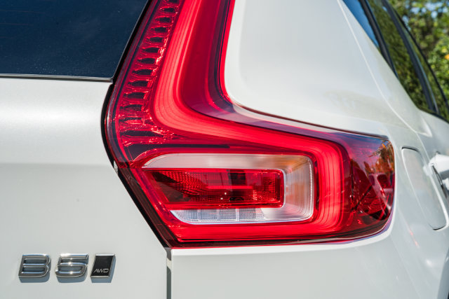 Certified 2024 Volvo XC40 B5 Plus w/ Climate Package AWD/4WD image 10
