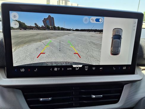 New 2026 Ford Explorer Active RWD image 9