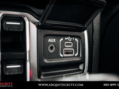 Used 2021 Jeep Gladiator Overland w/ Popular Equipment Package AWD/4WD image 38