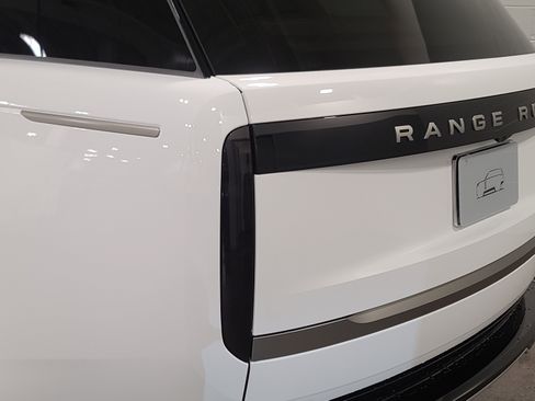 New 2026 Land Rover Range Rover SE image 17