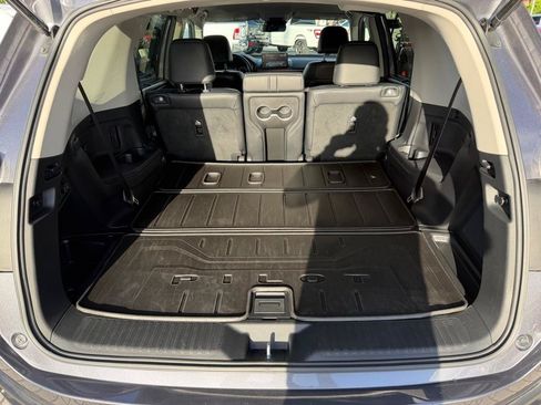 Used 2025 Honda Pilot EX-L image 8