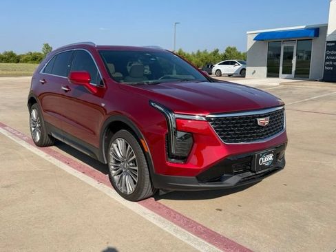 Used 2024 Cadillac XT4 Premium Luxury w/ Technology Package FWD image 1