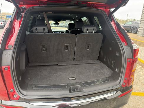 Used 2024 Buick Enclave Premium image 36
