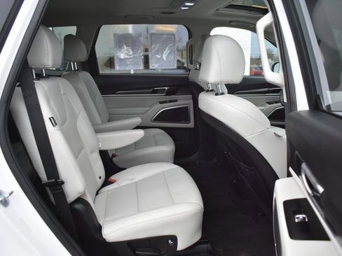 Used 2023 Kia Telluride S w/ S Sunroof Package image 44