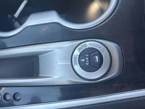Used 2019 Nissan Pathfinder SV AWD/4WD image 23
