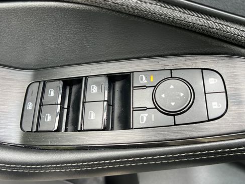 Used 2021 Nissan Rogue S AWD/4WD image 12
