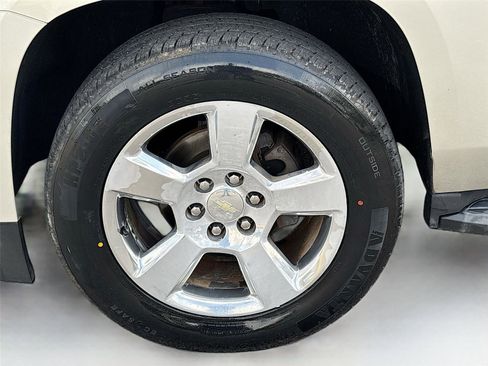 Used 2016 Chevrolet Suburban LS image 30