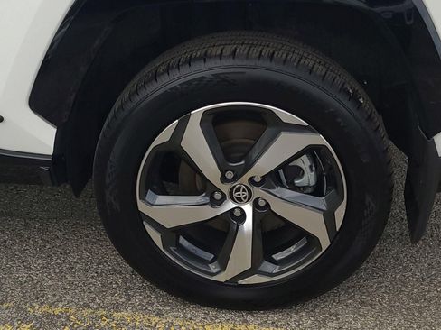 Used 2023 Toyota RAV4 SE w/ Weather & Moonroof Package image 33