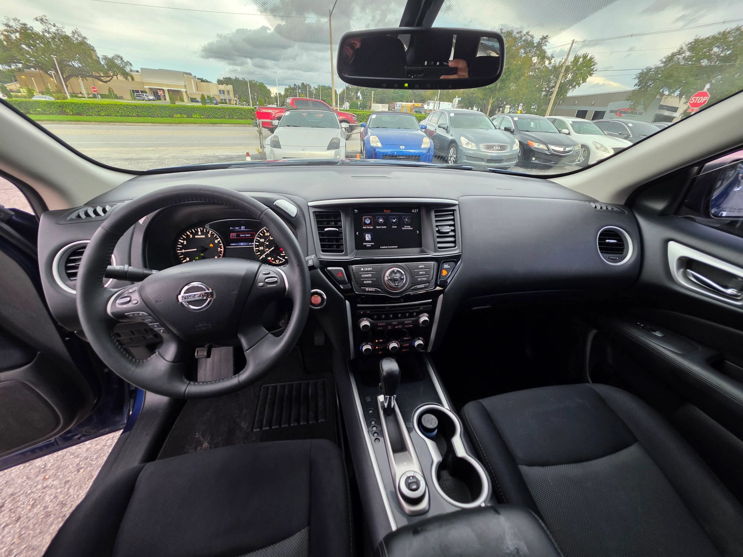 Used 2018 Nissan Pathfinder SV AWD/4WD image 10