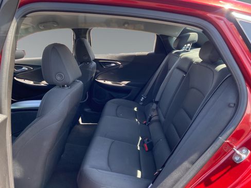 Used 2025 Chevrolet Malibu LT FWD image 13