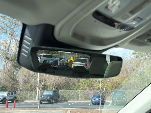 Certified 2023 Volvo XC90 B5 Plus image 33