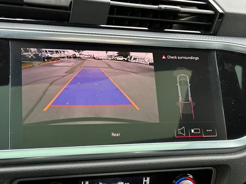 Used 2023 Audi Q3 2.0T Premium image 21