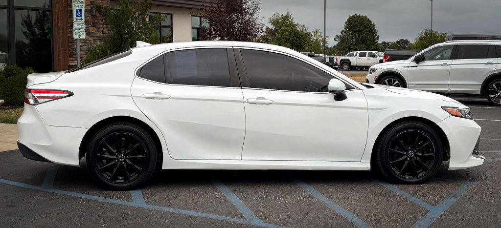 Used 2019 Toyota Camry LE FWD image 22