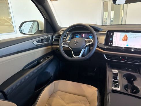 New 2026 Volkswagen Atlas Cross Sport SE image 10
