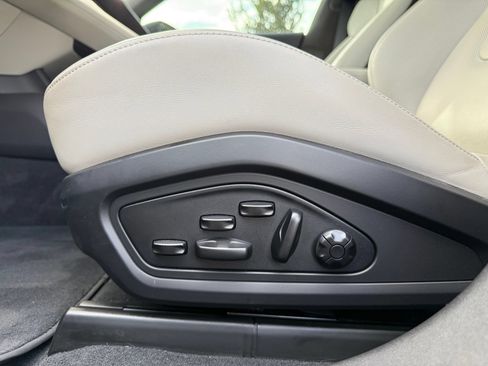 Certified 2021 Porsche Taycan Turbo S AWD/4WD image 31