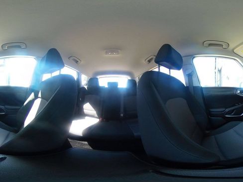 Used 2025 Kia Soul LX w/ LX Technology Package FWD image 39