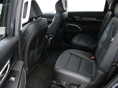 Used 2024 Kia Telluride S w/ S Sunroof Package image 25