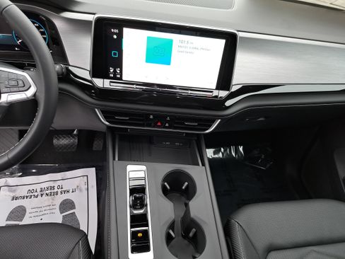 New 2026 Volkswagen Atlas Cross Sport SE image 19