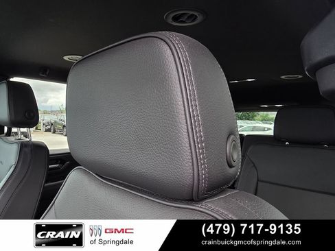 Used 2025 GMC Yukon Denali AWD/4WD image 22