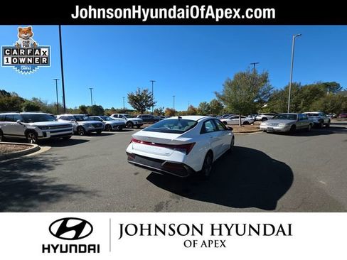 Certified 2025 Hyundai Elantra Blue image 15