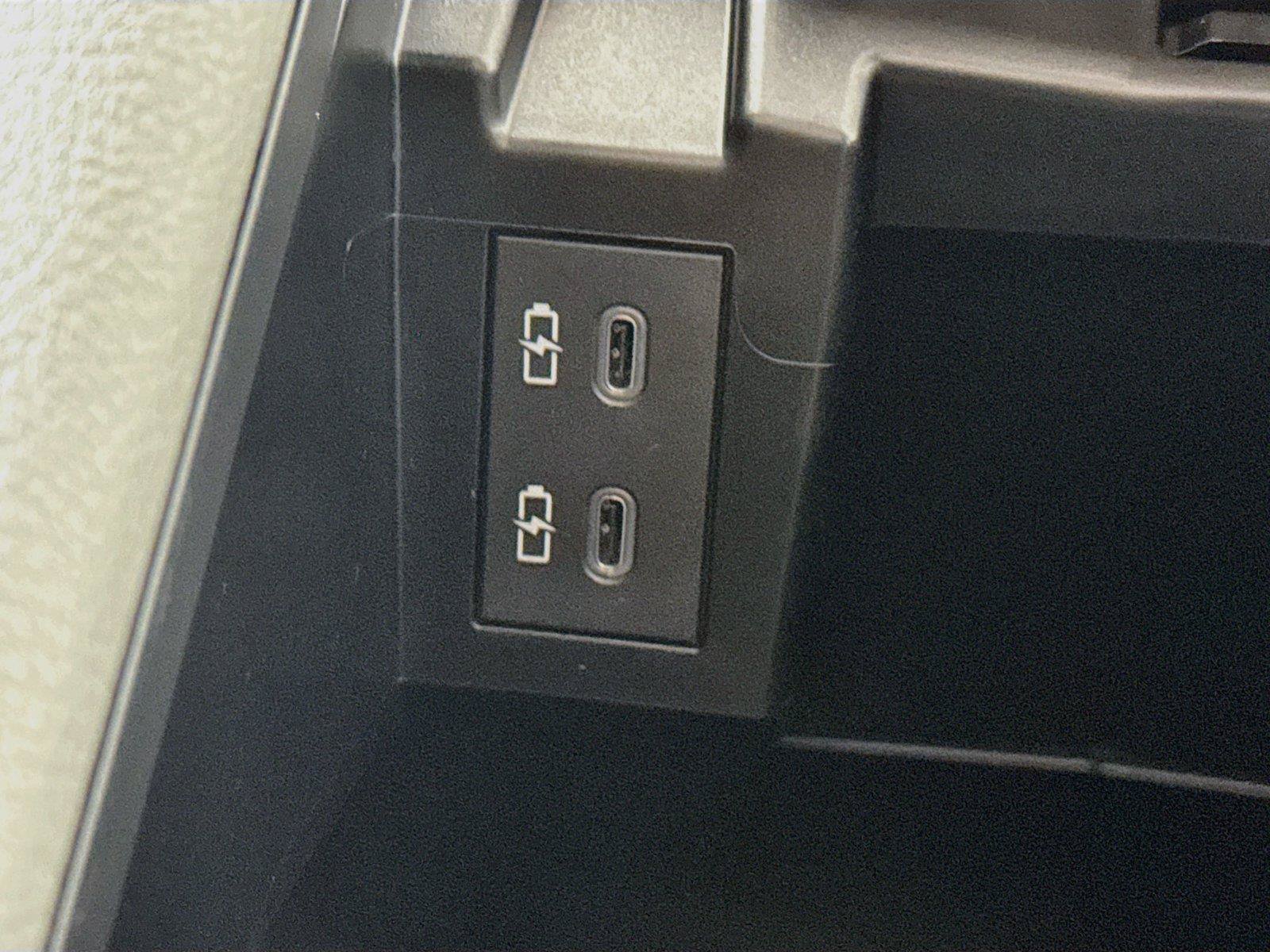 Certified 2025 Toyota Sienna XLE FWD image 34
