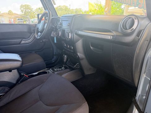 Used 2015 Jeep Wrangler Sport AWD/4WD image 17