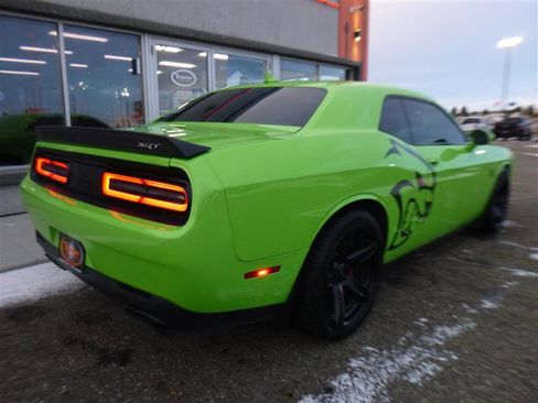 Used 2015 Dodge Challenger SRT Hellcat image 3