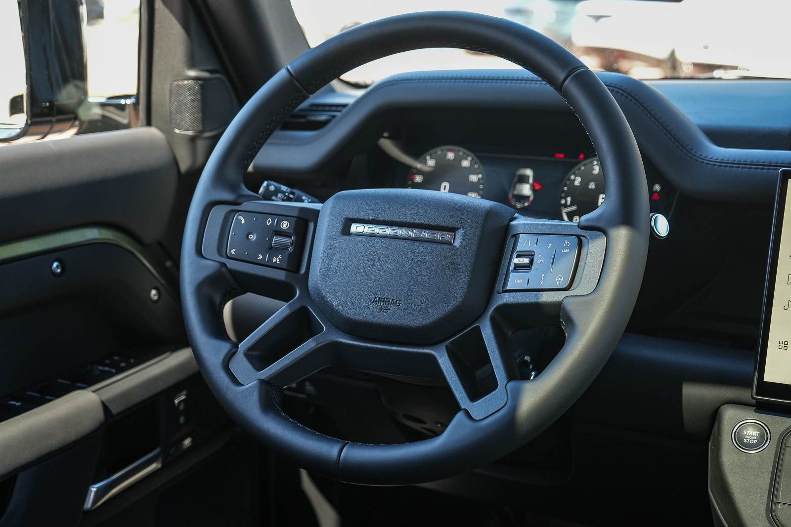 New 2026 Land Rover Defender 110 X-Dynamic SE AWD/4WD image 14