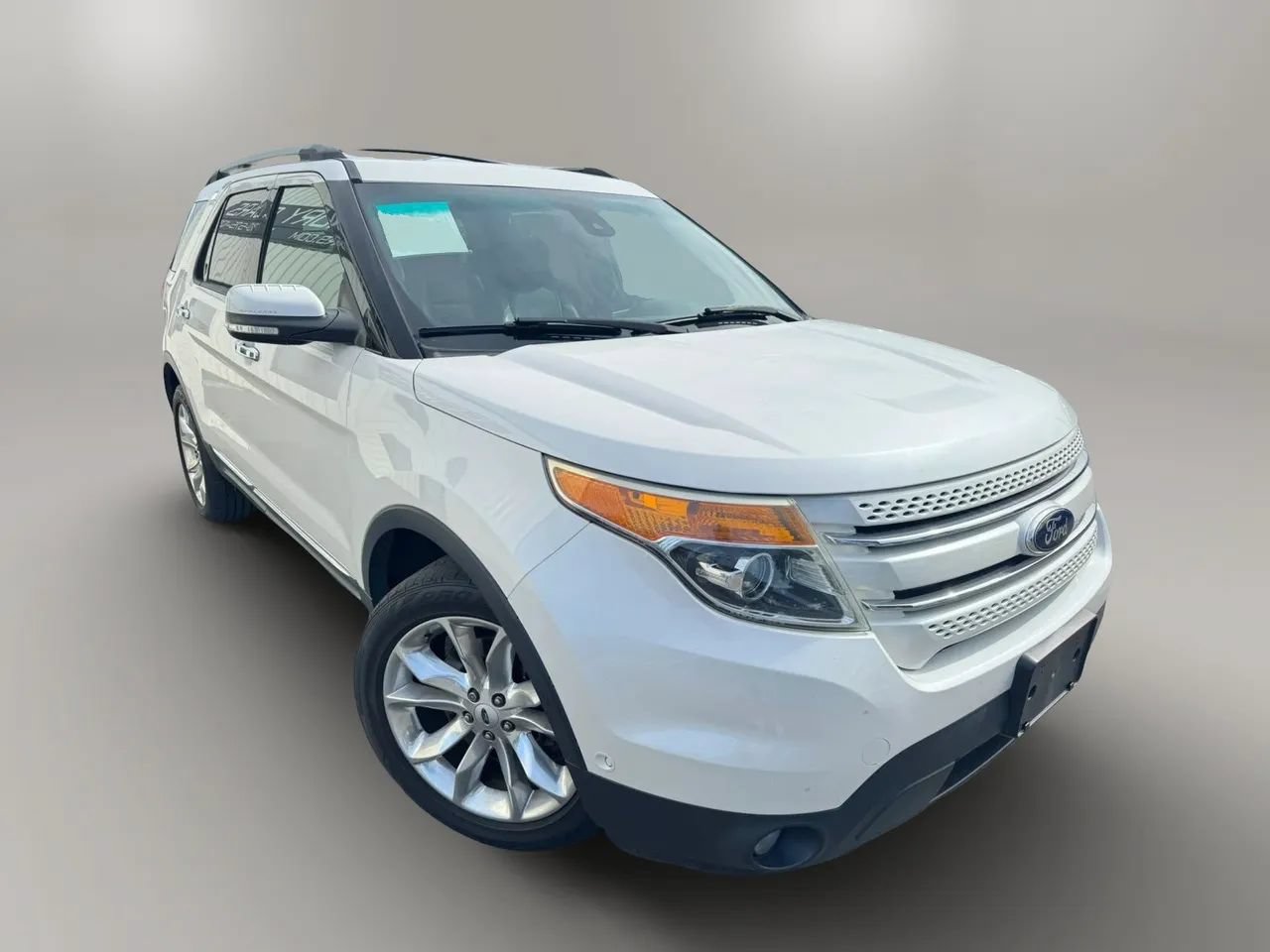 Used 2015 Ford Explorer Limited w/ Equipment Group 303A FWD image 2