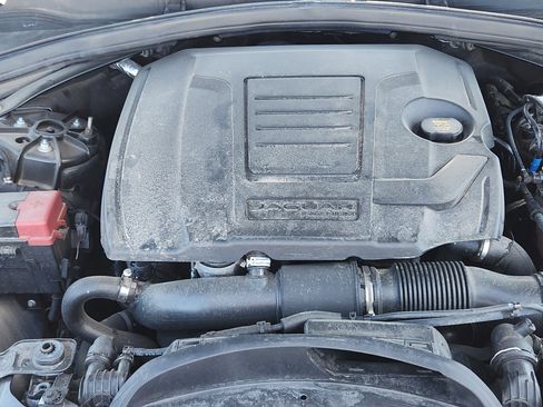 Used 2019 Jaguar F-PACE Premium image 29