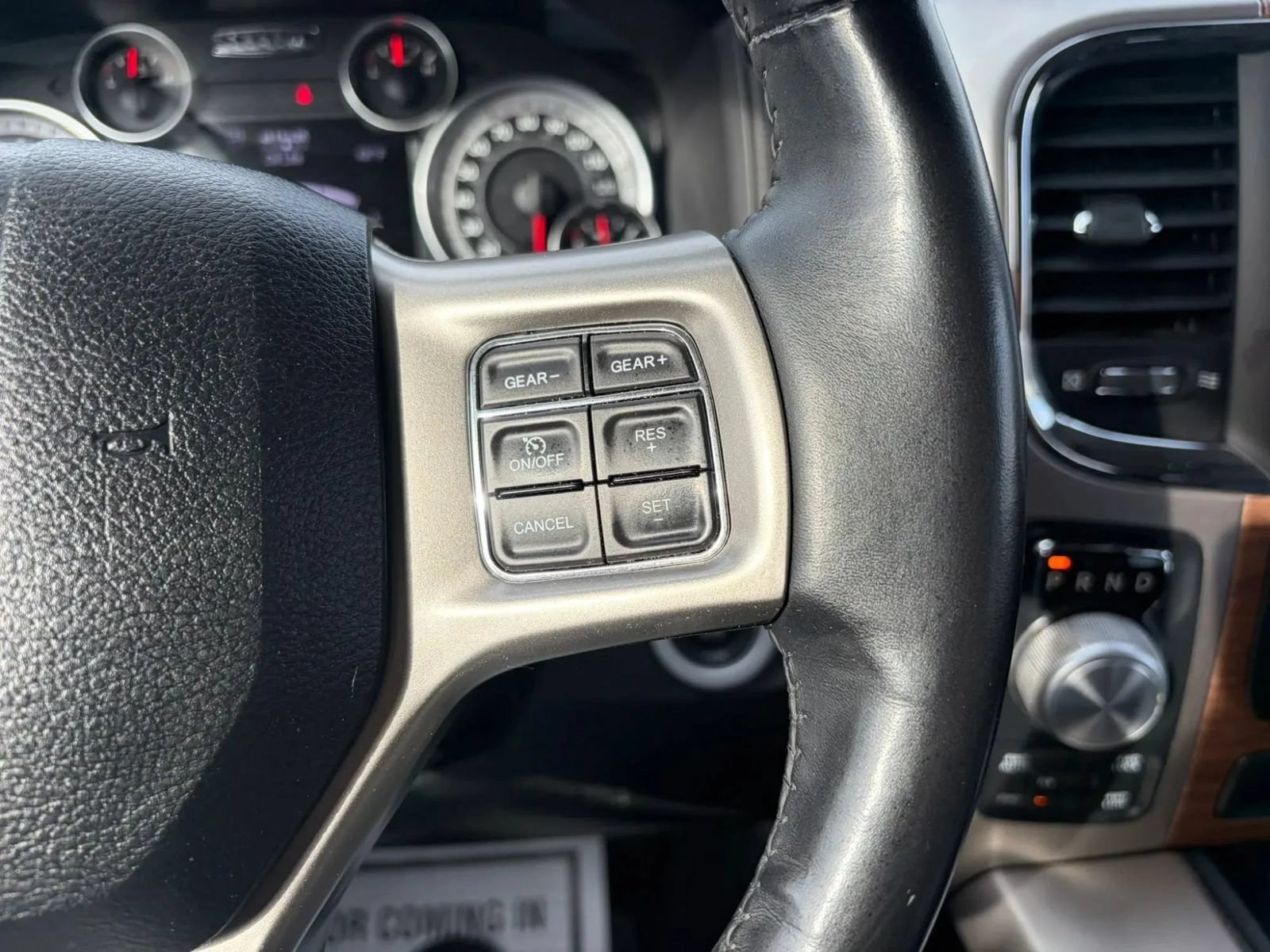 Used 2017 RAM 1500 Laramie w/ Convenience Group AWD/4WD image 19