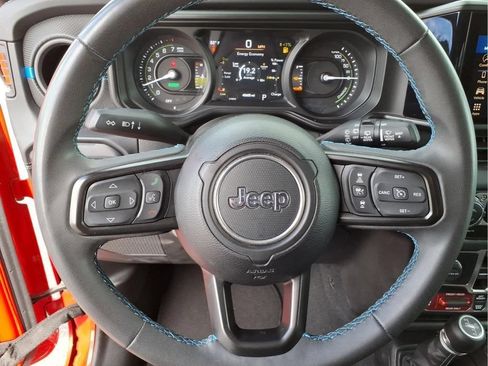 Used 2024 Jeep Wrangler Unlimited Rubicon 4xe AWD/4WD image 23