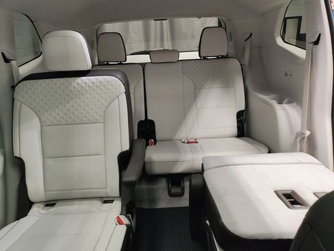 Used 2025 GMC Acadia Denali w/ Super Cruise Package image 30