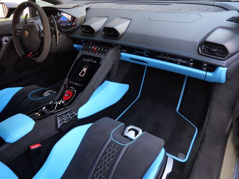 Used 2023 Lamborghini Huracan Tecnica RWD image 7