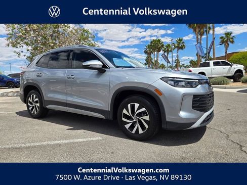 Used 2025 Volkswagen Tiguan S FWD image 1