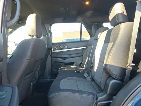 Used 2018 Ford Explorer XLT w/ Equipment Group 201A image 10