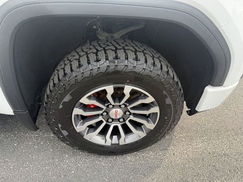 Used 2019 GMC Sierra 1500 AT4 w/ Technology Package AWD/4WD image 12