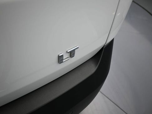 Used 2023 Chevrolet Traverse LT image 42