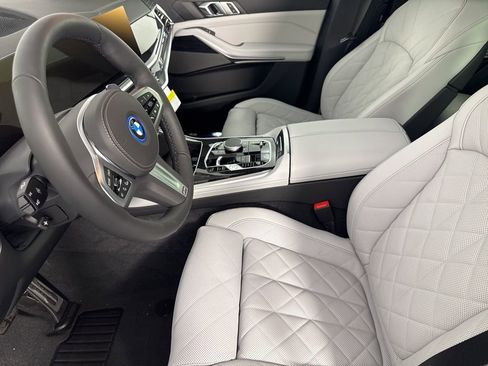 New 2026 BMW X5 xDrive50e w/ M Sport Package AWD/4WD image 15